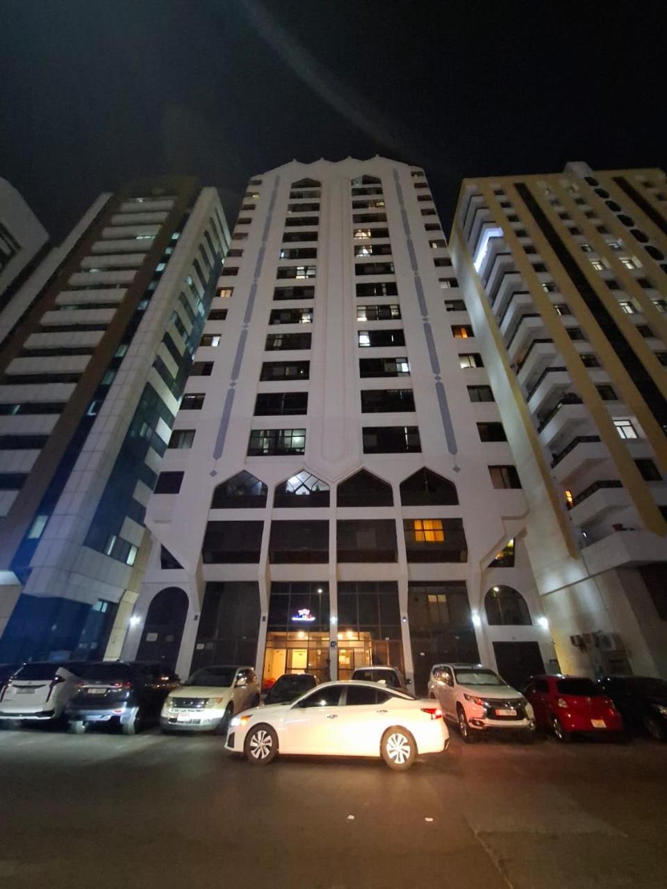 Homestay Thrifty Shared Toilet Abu Dhabi