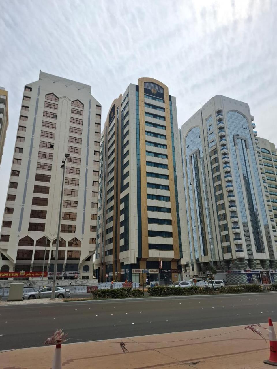Thrifty Shared Toilet * Abu Dhabi