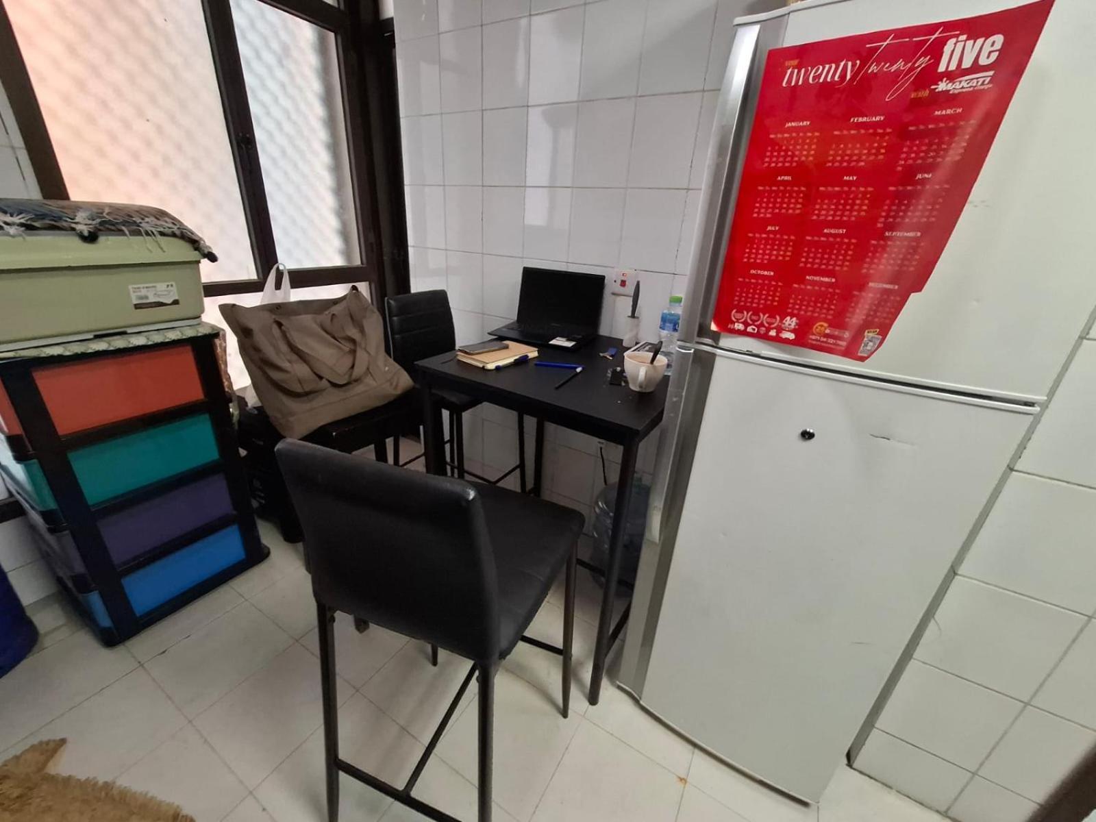 Thrifty Shared Toilet Abu Dhabi