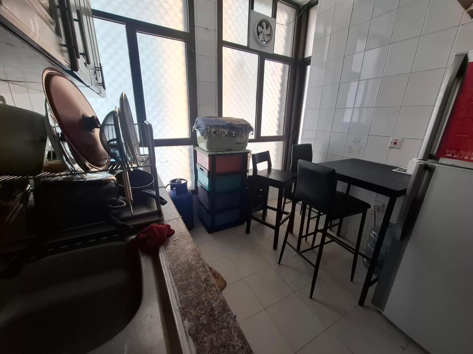 Homestay Thrifty Shared Toilet Abu Dhabi